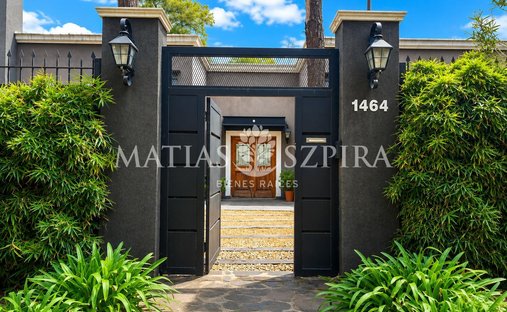House in Villa Udaondo, Buenos Aires Province, Argentina 1