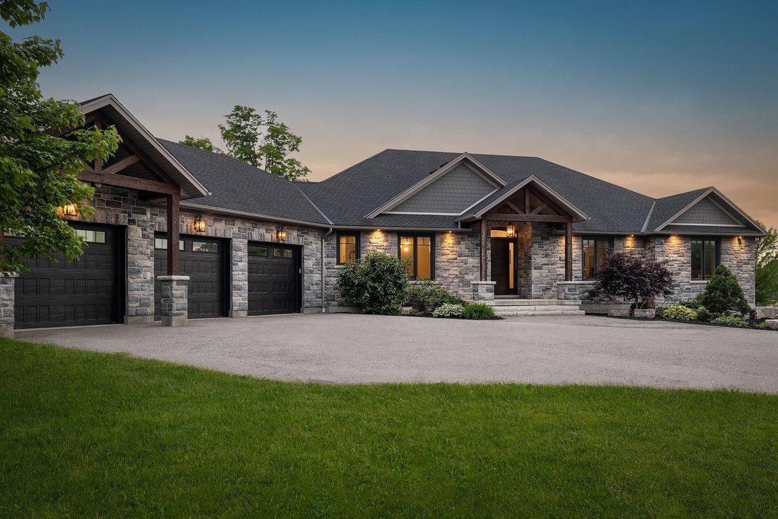 House in Milton, Ontario, Canada 2 - 18201343