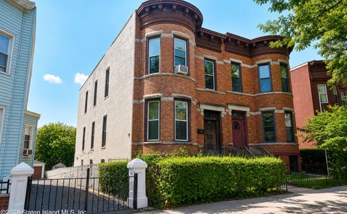House in New York, New York, United States 1