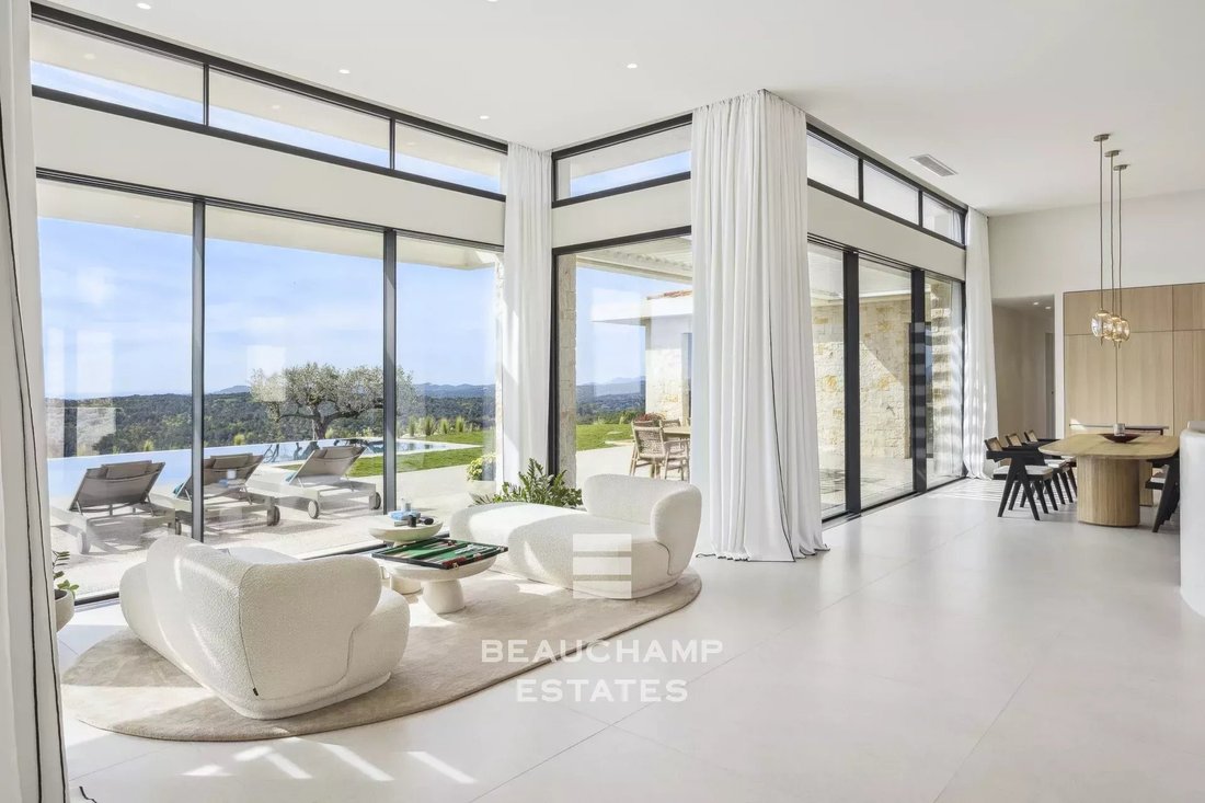 Villa in Sud, Roquefort-les-Pins, France 3 - 15595378