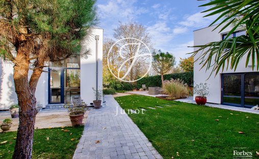 House in Buzenval, Rueil-Malmaison, France 1