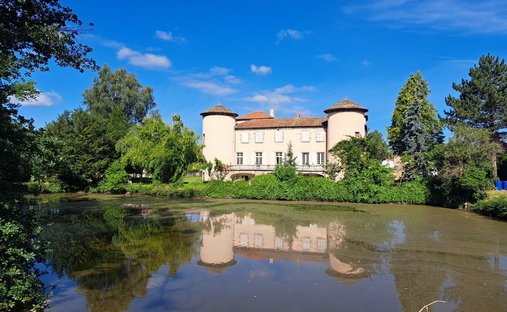Castello a Courpière, Auvergne-Rodano-Alpi, Francia 1