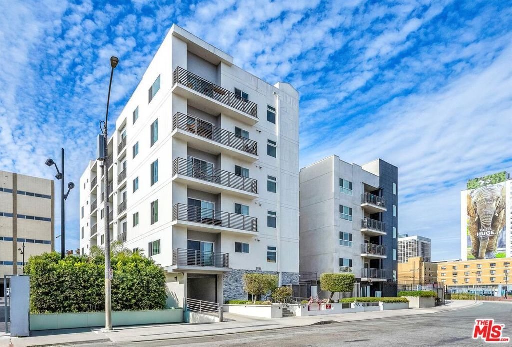 Los Angeles, California, United States 2 - 18203440