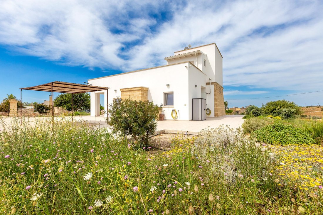 Villa in Torre Vado, Apulia, Italy 1 - 18200539
