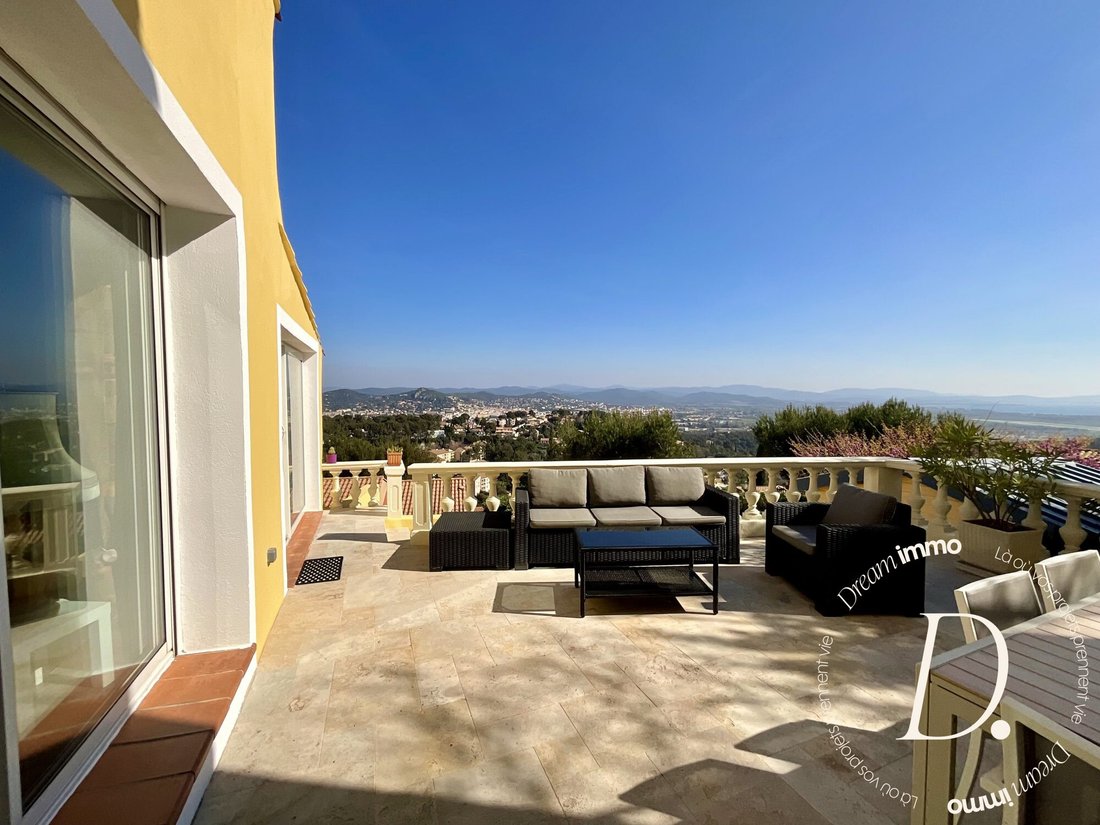 House in Hyeres, Provence-Alpes-Côte d'Azur, France 2 - 18206920