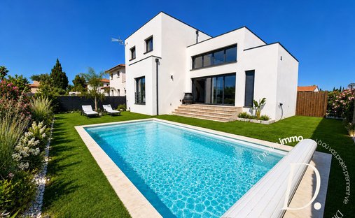 House in Saint-Cyprien, Occitania, France 1