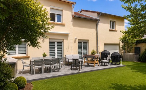 Vieux Village-Missionnaires, Fontenay-le-Fleury, France 1