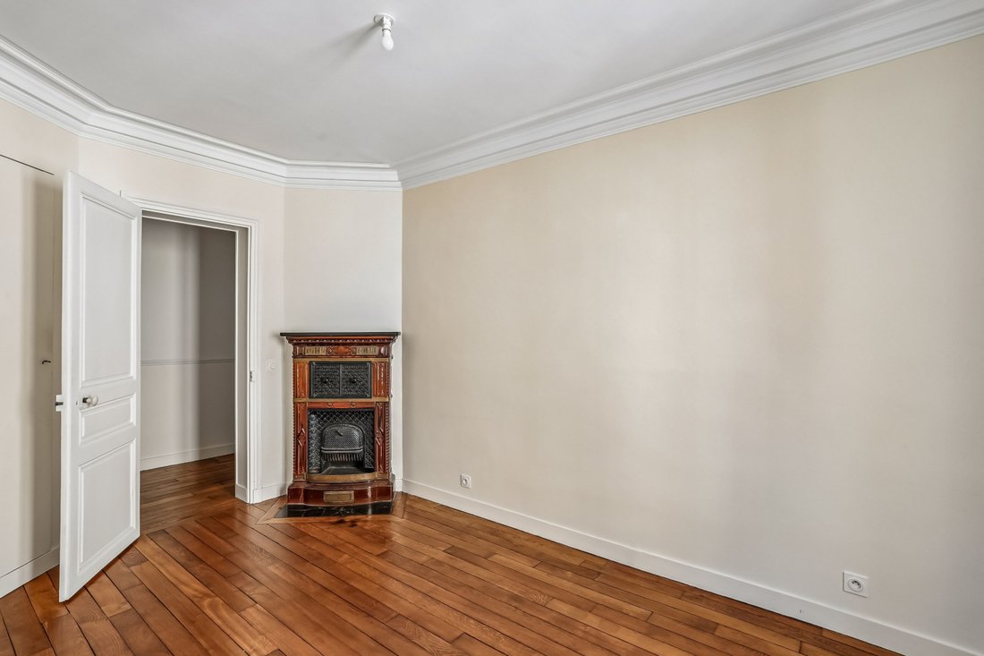 Apartment in Cambronne-Garibaldi, Paris 15e Arrondissement, Paris 4 - 18201695