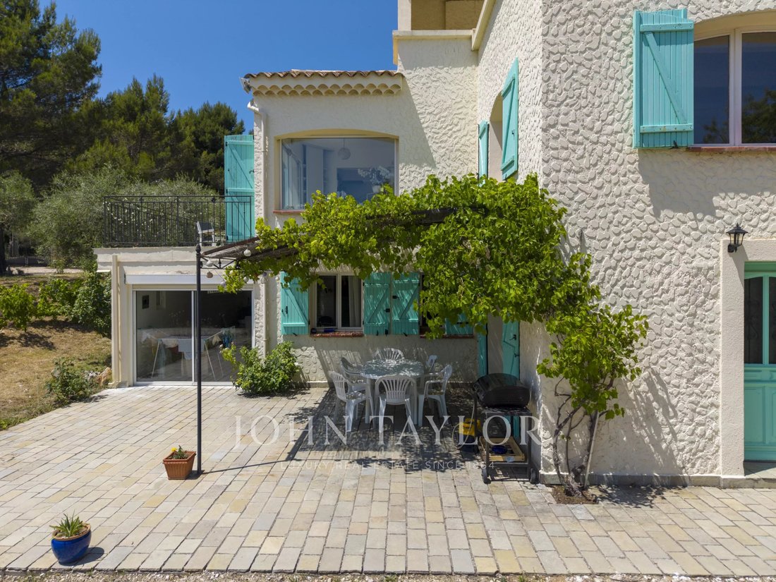 House in Saint-Zacharie, Provence-Alpes-Côte d'Azur, France 3 - 18203136