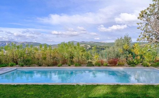 House in Peripherie, Cassis, France 1