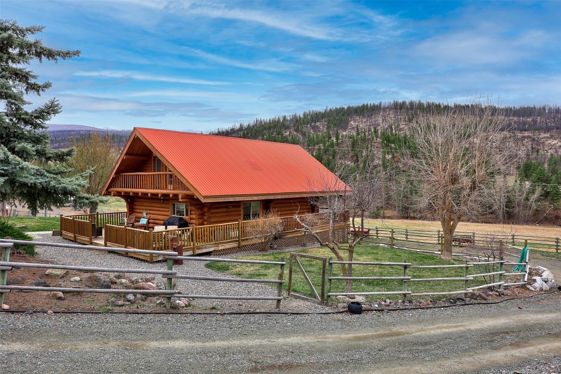 House in Cache Creek, British Columbia, Canada 3 - 18205566