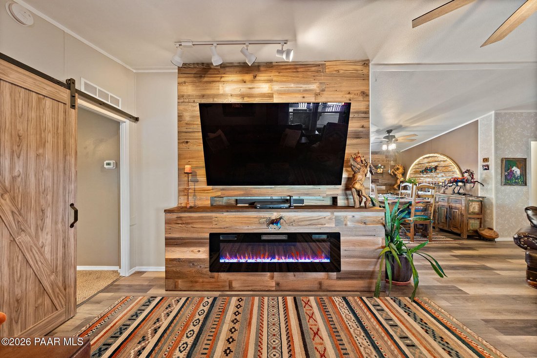 Paulden, Arizona, United States 2 - 18203030