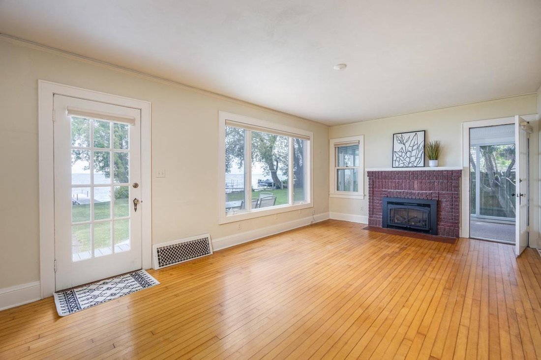 House in Neenah, Wisconsin, United States 4 - 17988195