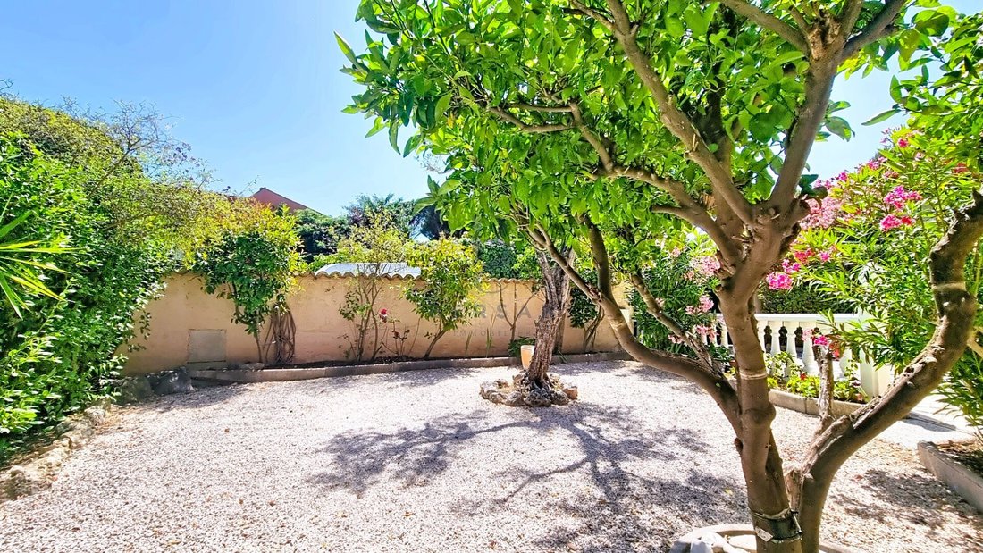 Villa in Exterieurs, Frejus, France 3 - 18204428