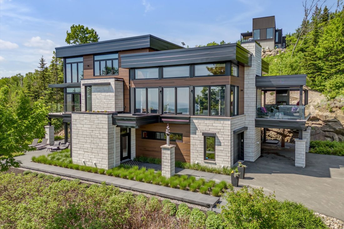 House in Les Éboulements, Quebec, Canada 4 - 18205567