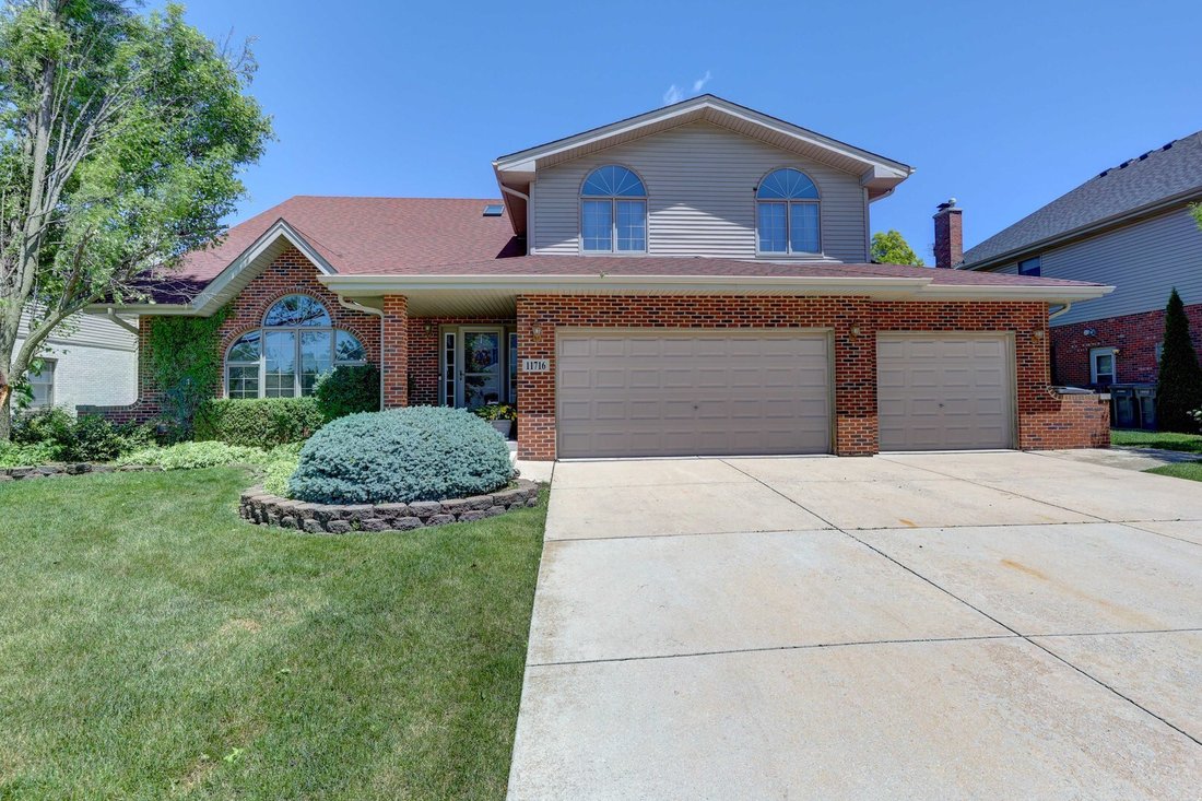 House in Orland Park, Illinois, United States 1 - 18205018