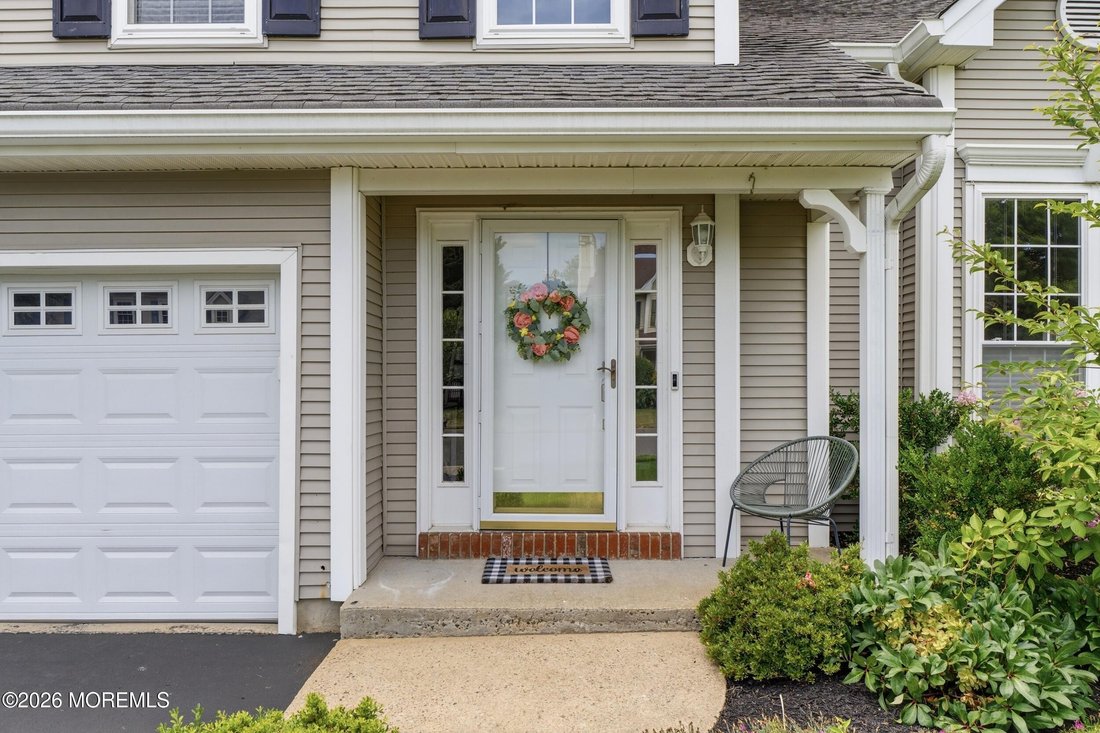 Tinton Falls, New Jersey, United States 4 - 18157240
