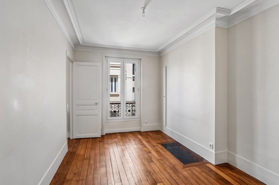 Apartment in Cambronne-Garibaldi, Paris 15e Arrondissement, Paris 1 - 18201695
