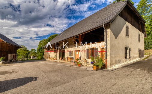 House in Évires, Filliere, France 1