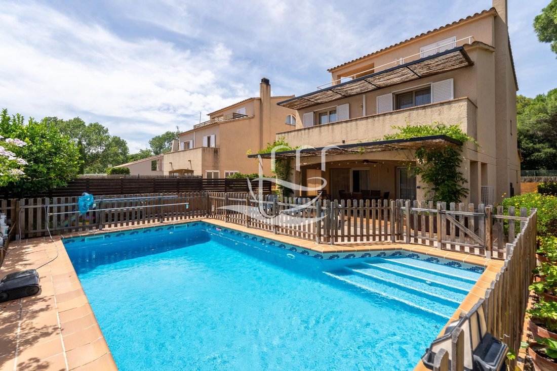 Villa in Calella de Palafrugell, Palafrugell, Catalonia 1 - 17127134