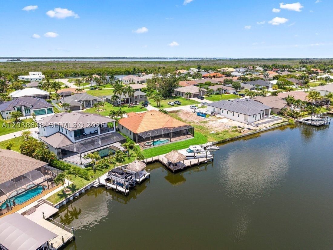 House in Cape Coral, Florida, United States 5 - 18200193