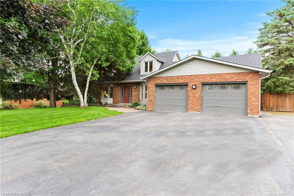 House in Hamilton, Ontario, Canada 3 - 18200092