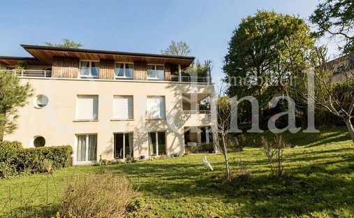Apartment in Les Residences, Noisy-le-Roi, France 1