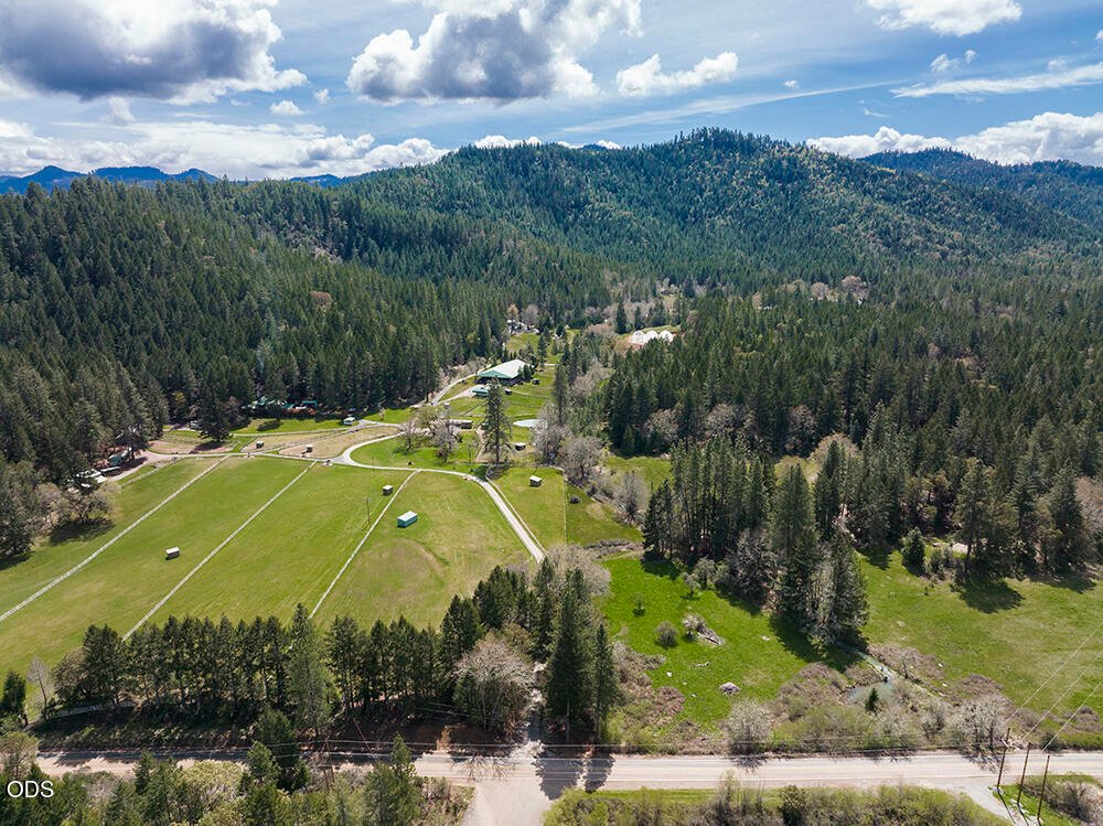 House in Cave Junction, Oregon, United States 2 - 18204757