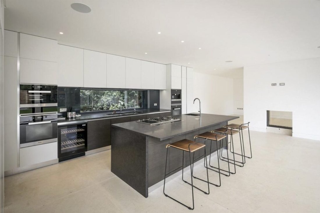 Haus in Coombe, Royal Borough of Kingston upon Thames, England 5 - 18203182