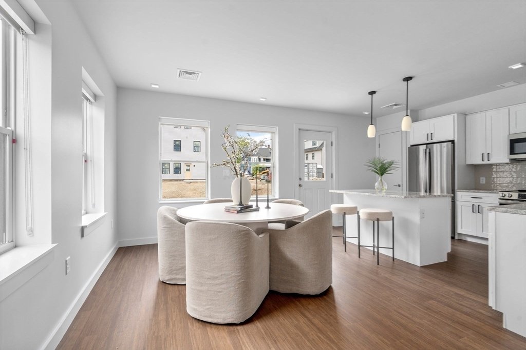 Condo in Wayland, Massachusetts, United States 3 - 18048841