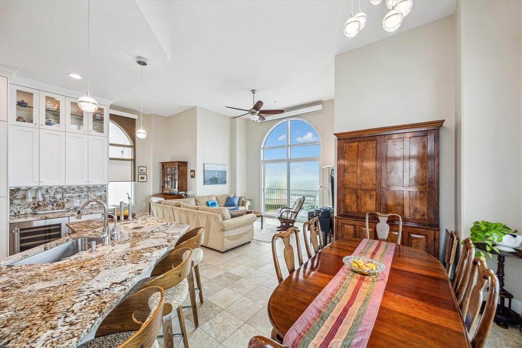 Condo in Galveston, Texas, United States 4 - 18205227