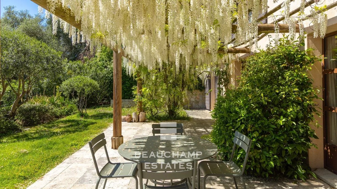Villa in Châteauneuf-Grasse, Provence-Alpes-Côte d'Azur, France 4 - 17550315