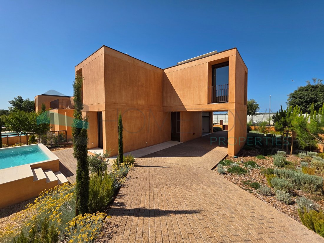 House in Quarteira, Algarve, Portugal 1 - 18205815