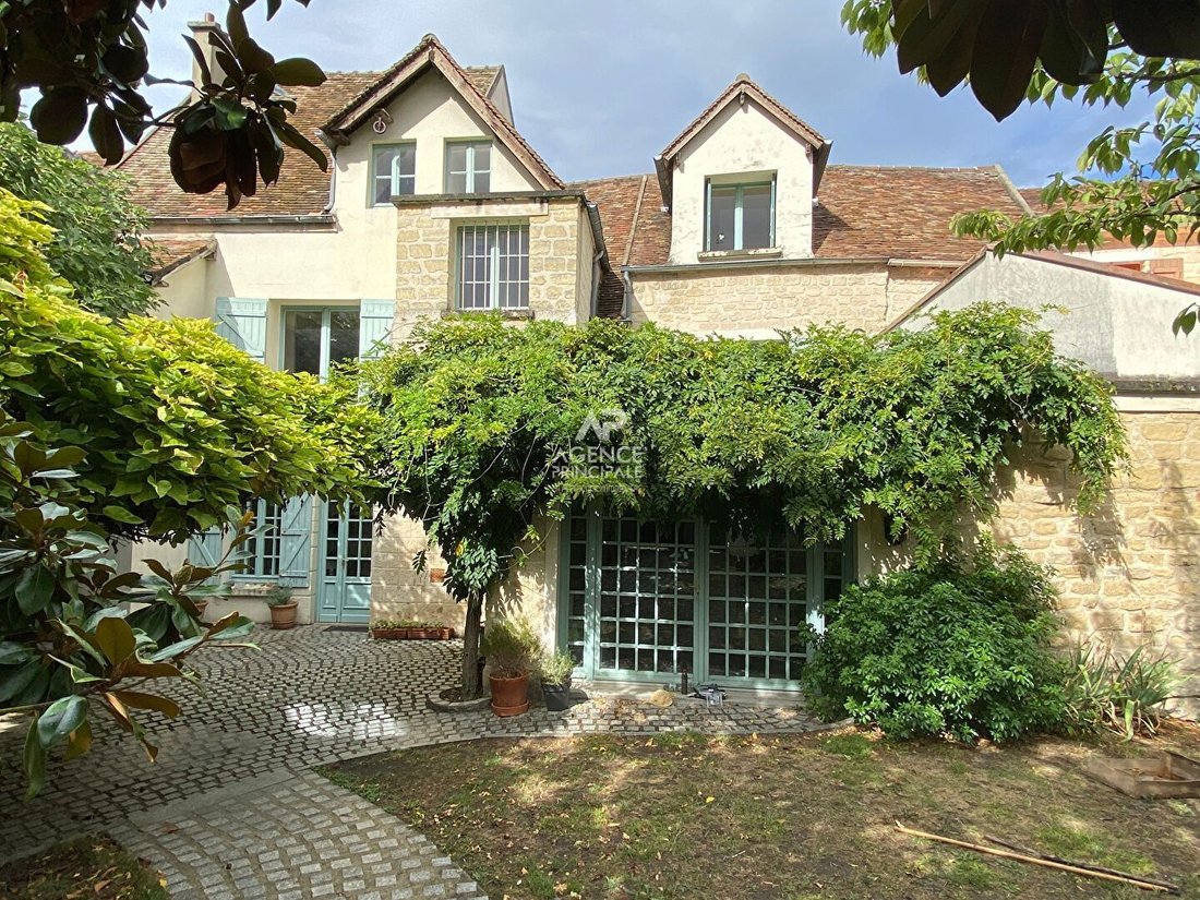 House in Sud, Le Mesnil-le-Roi, France 1 - 18200667