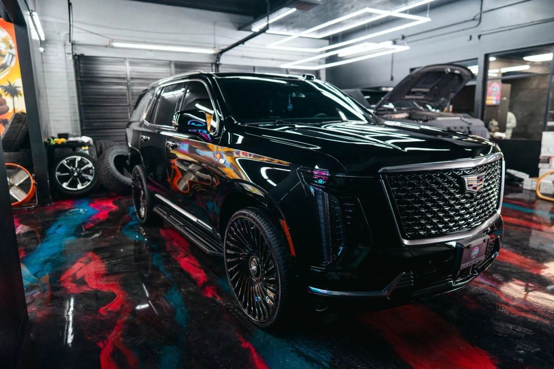 Suv in Riverside, CA, United States 4 - 16848135