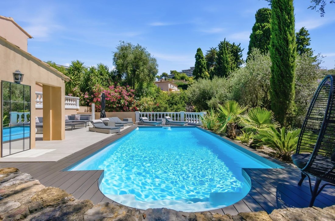 Villa in Mougins, Provence-Alpes-Côte d'Azur, France 2 - 18201496