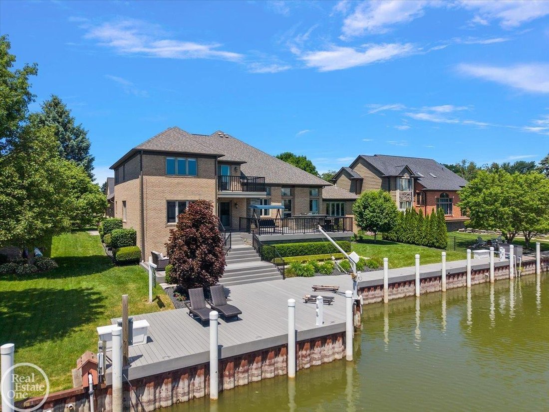 House in New Baltimore, Michigan, United States 4 - 18206618