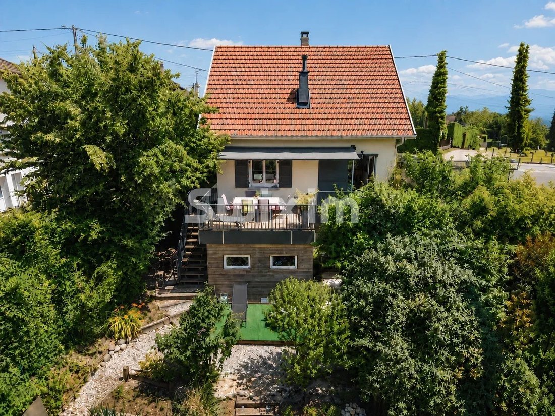 House in Divonne-les-Bains, Auvergne-Rhône-Alpes, France 2 - 18205616