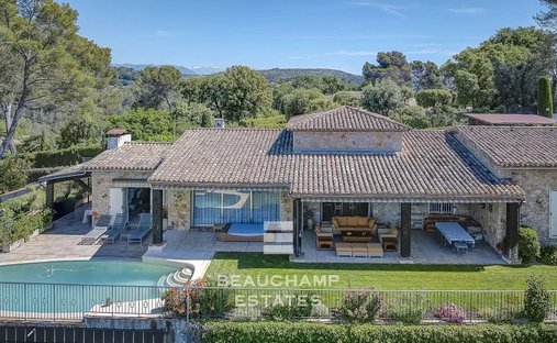 Villa in Vallée Verte-Issarts-Vignasses, Biot, France 1