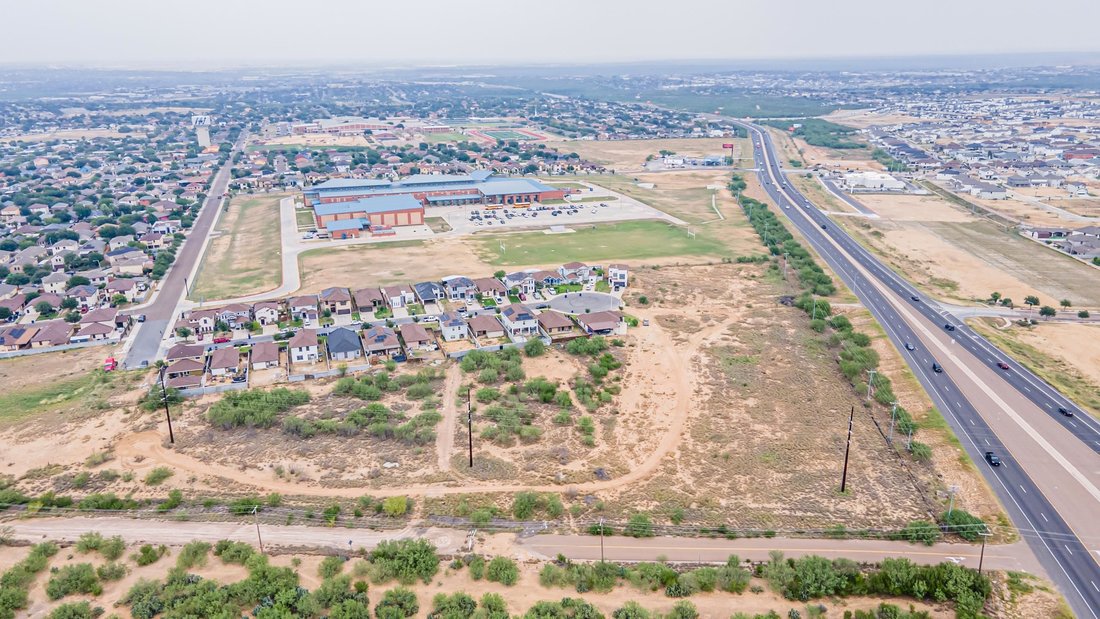 Land in Laredo, Texas, United States 3 - 18204045