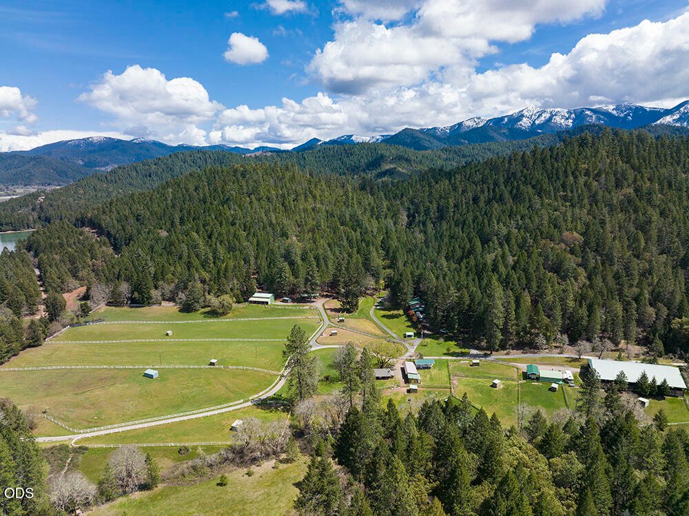 House in Cave Junction, Oregon, United States 3 - 18204757