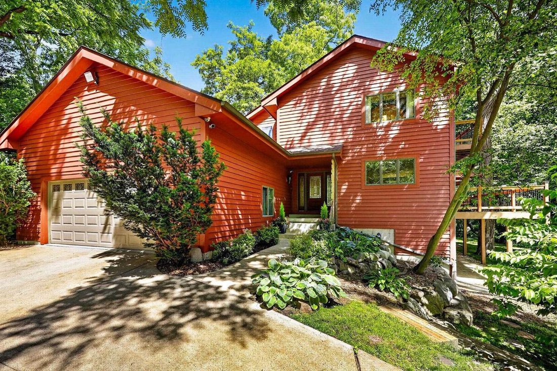 House in Fitchburg, Wisconsin, United States 1 - 18199422