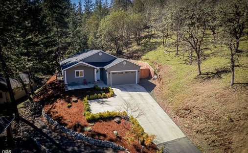 House in Applegate, Oregon, United States 1