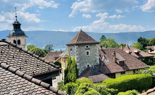 House in Menthon-Saint-Bernard, Auvergne-Rhône-Alpes, France 1