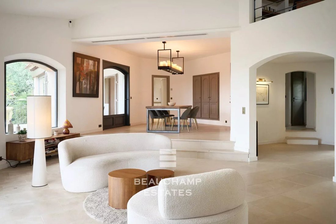Villa in Mougins, Provence-Alpes-Côte d'Azur, France 3 - 17853187