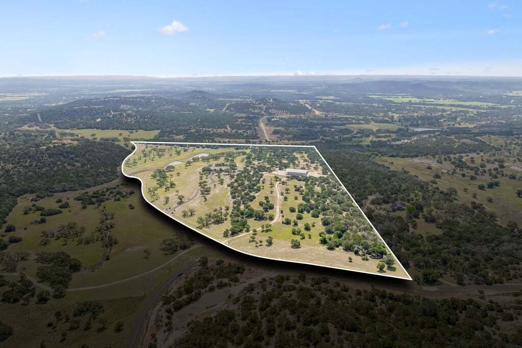 Farm Ranch in Center Point, Texas, United States 2 - 18206729