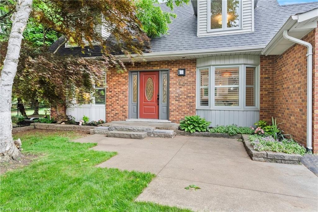 House in Hamilton, Ontario, Canada 4 - 18200092