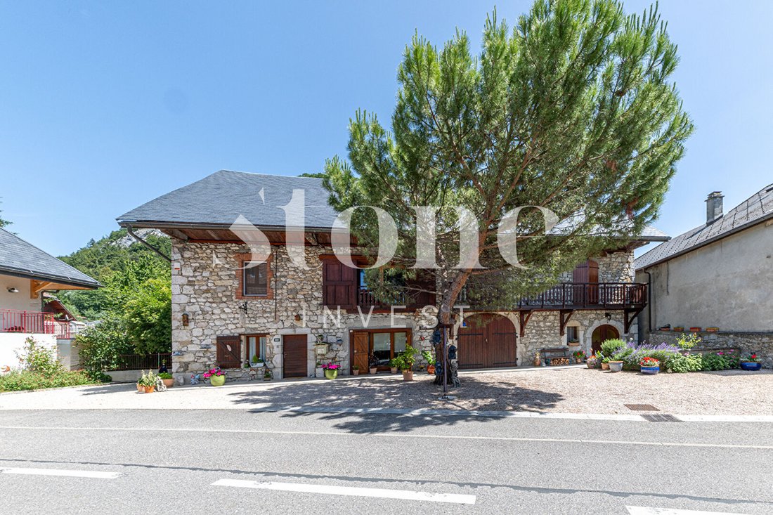 Villa in La Balme-de-Sillingy, Auvergne-Rhône-Alpes, France 1 - 18067883