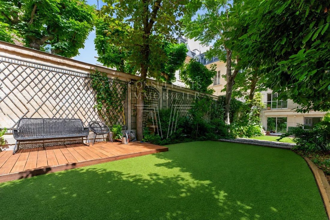 Apartment in Porte Dauphine, Paris 16e Arrondissement, Paris 2 - 18201414