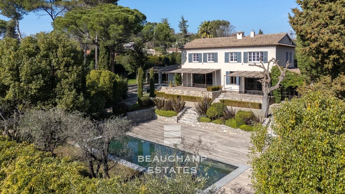 Villa in Mougins, Provence-Alpes-Côte d'Azur, France 1 - 15324034